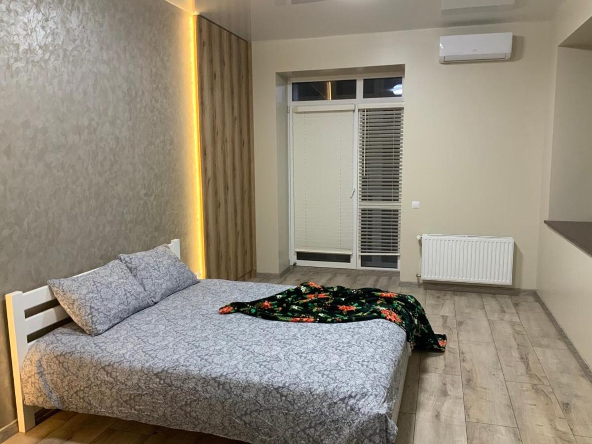 Vip Apartment У Центрі Міста, Новобуджк Театральний,Дуже Простора Rivne Ngoại thất bức ảnh