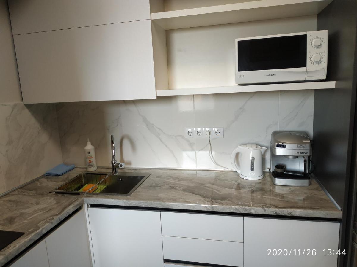 Vip Apartment У Центрі Міста, Новобуджк Театральний,Дуже Простора Rivne Ngoại thất bức ảnh