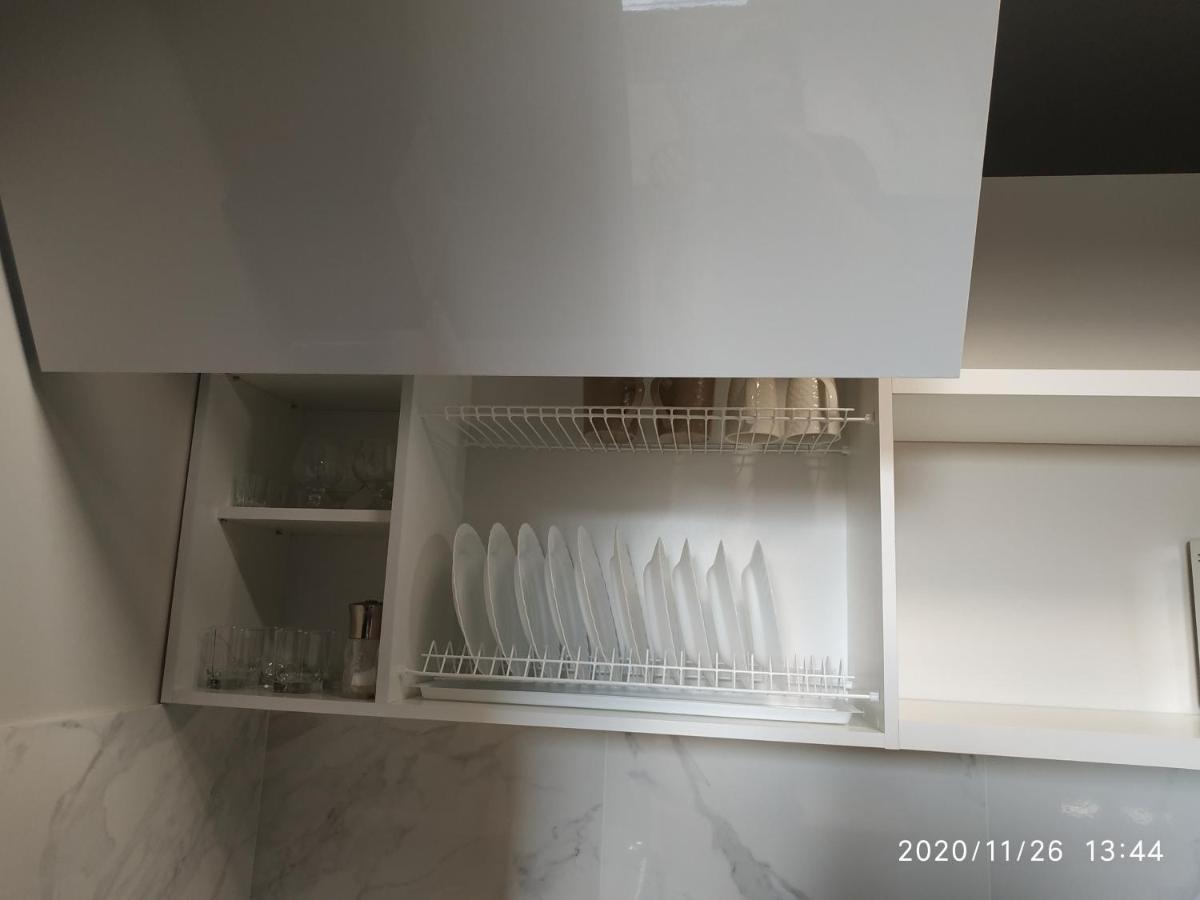 Vip Apartment У Центрі Міста, Новобуджк Театральний,Дуже Простора Rivne Ngoại thất bức ảnh