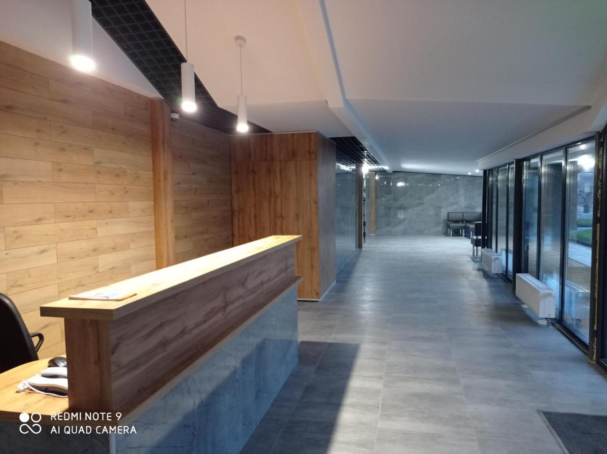 Vip Apartment У Центрі Міста, Новобуджк Театральний,Дуже Простора Rivne Ngoại thất bức ảnh