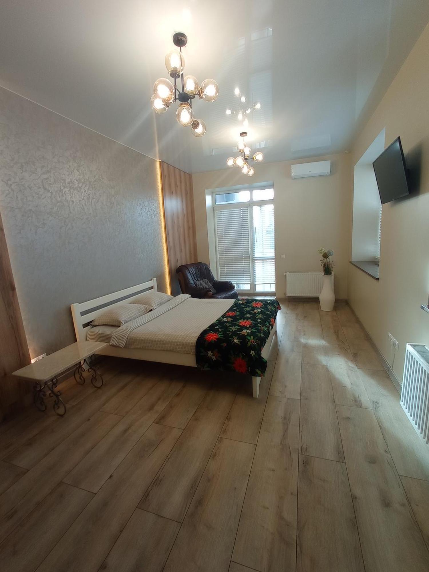 Vip Apartment У Центрі Міста, Новобуджк Театральний,Дуже Простора Rivne Ngoại thất bức ảnh