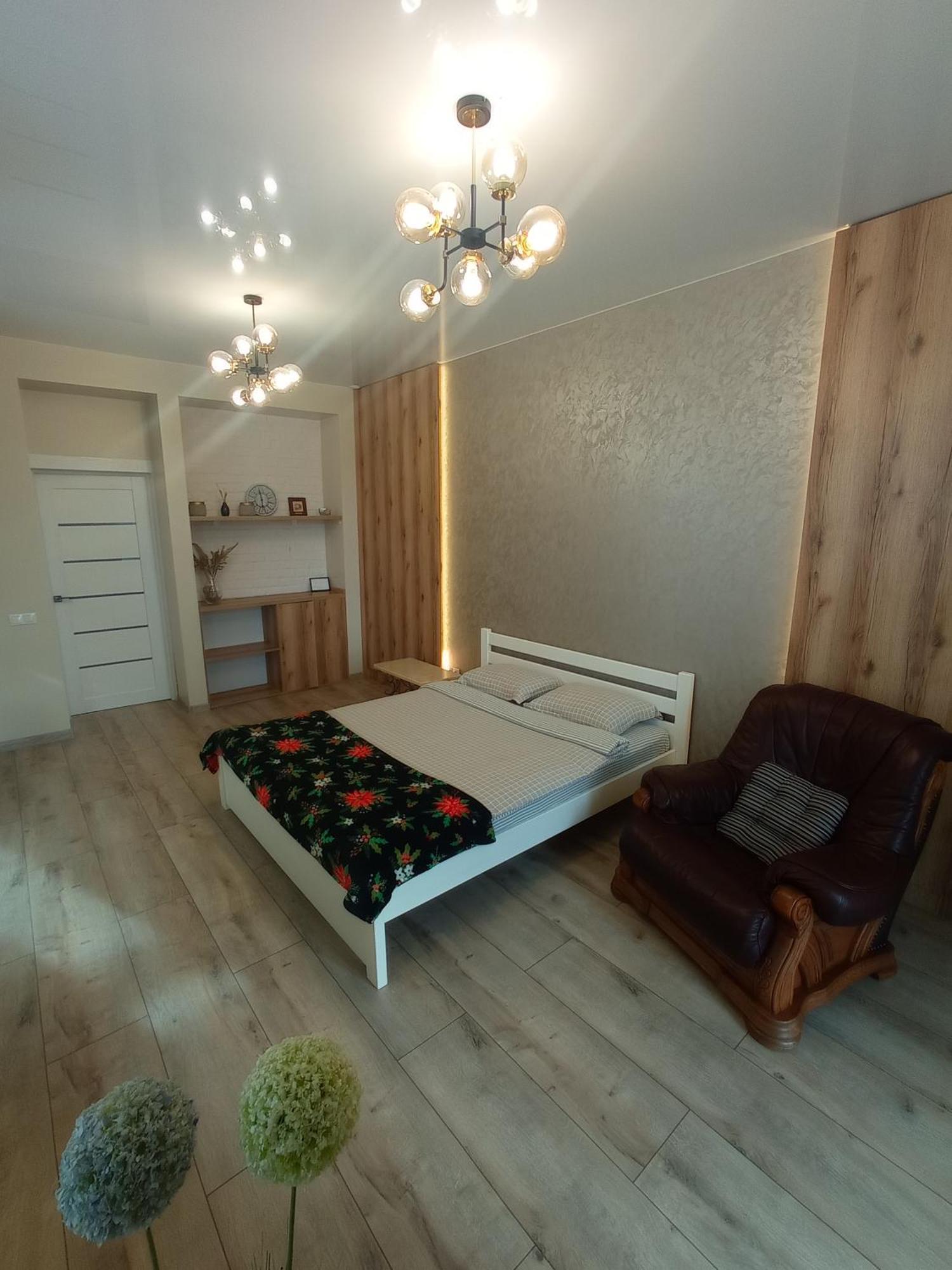 Vip Apartment У Центрі Міста, Новобуджк Театральний,Дуже Простора Rivne Ngoại thất bức ảnh