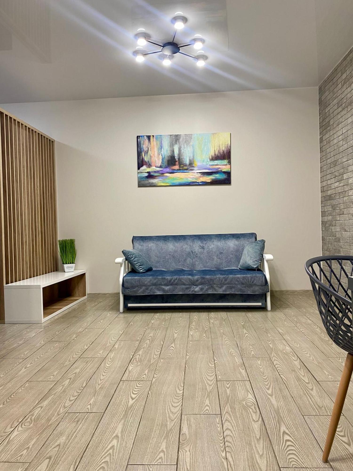 Vip Apartment У Центрі Міста, Новобуджк Театральний,Дуже Простора Rivne Ngoại thất bức ảnh
