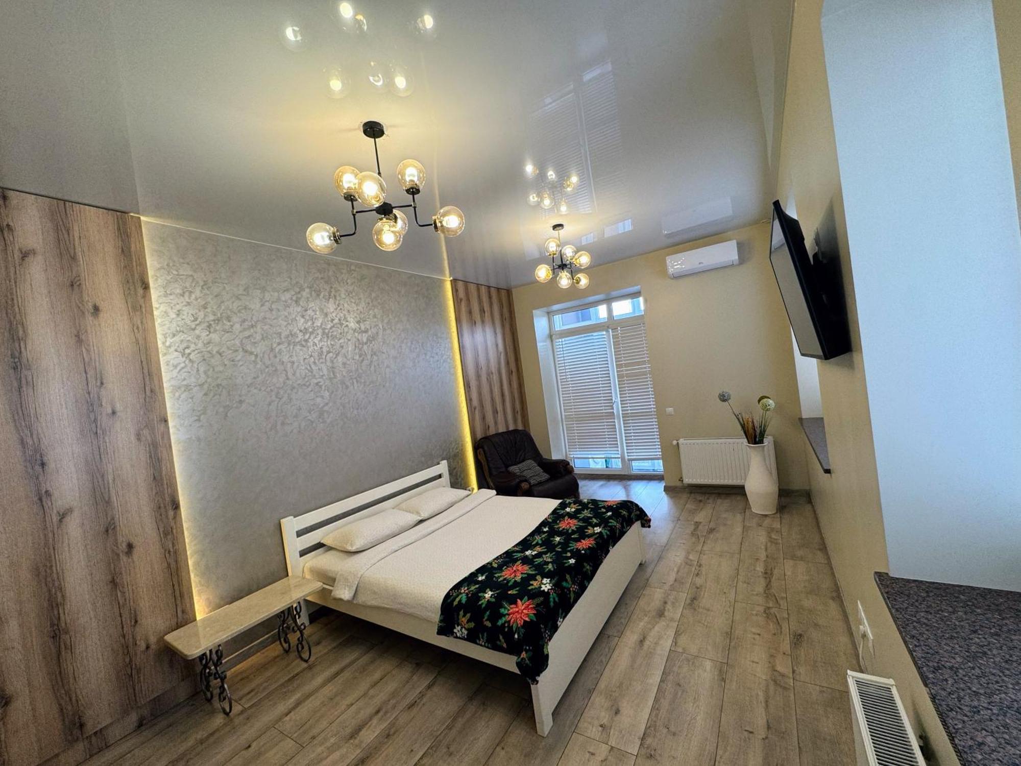 Vip Apartment У Центрі Міста, Новобуджк Театральний,Дуже Простора Rivne Ngoại thất bức ảnh