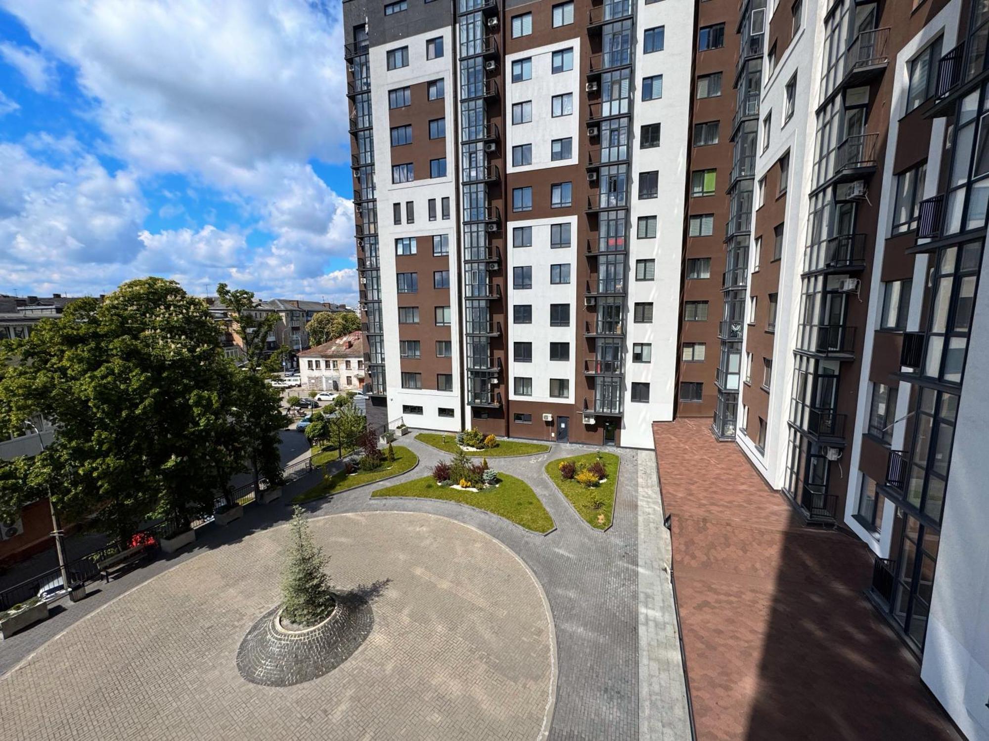 Vip Apartment У Центрі Міста, Новобуджк Театральний,Дуже Простора Rivne Ngoại thất bức ảnh